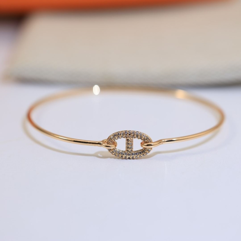 H**me5 bracelets